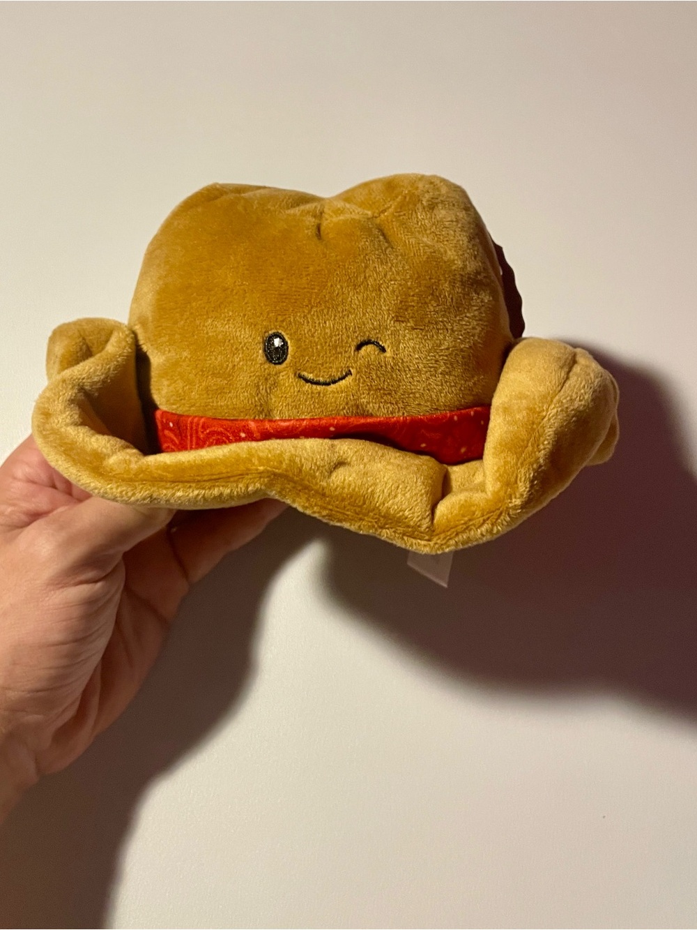 NWT Gigglescape Cowboy Hat Plush Stuffed Animal Tan Red Bandana Winking Face Tar